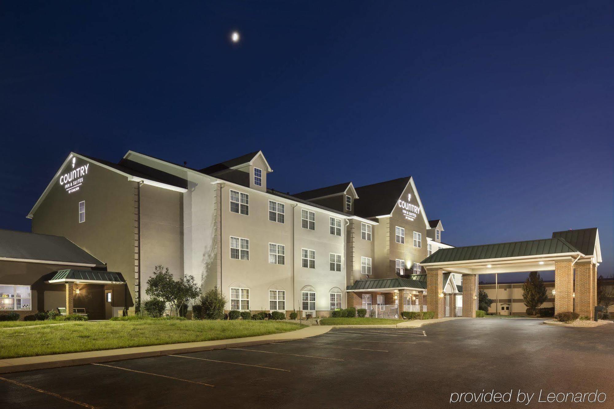 Country & By Radisson, Louisville South, Ky 3*